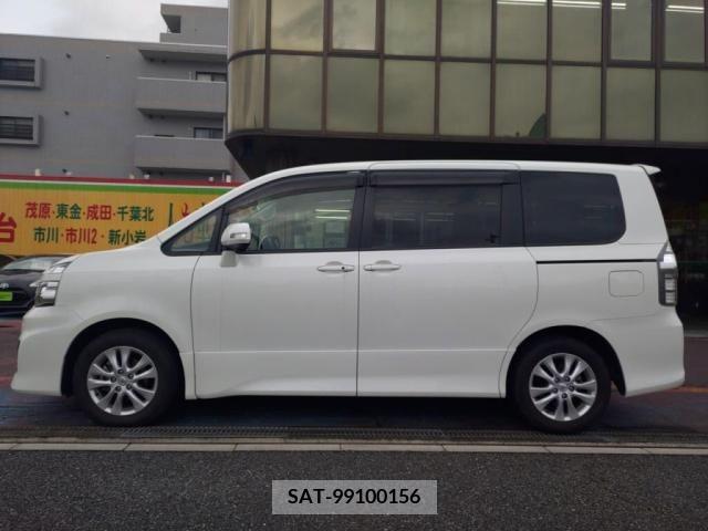 Toyota VOXY 2010-10 289192-10