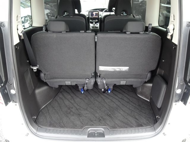 Nissan SERENA 2019-11 183698-27