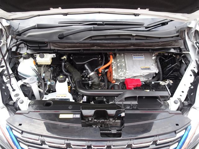 Nissan SERENA 2019-11 183698-8