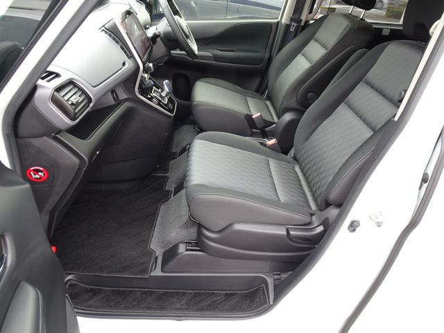 Nissan SERENA 2019-11 183698-21