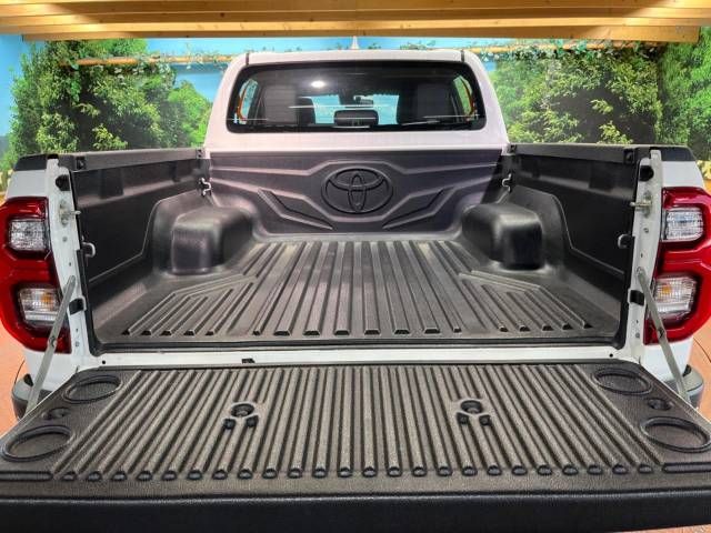 Toyota HILUX 2022-05 194307-12