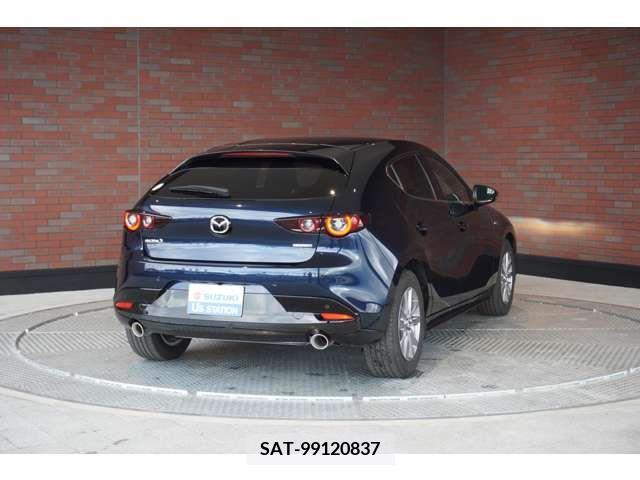 Mazda MAZDA3 2021-12 372641-4