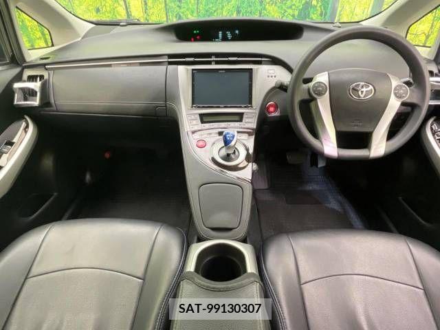 Toyota PRIUS 2015-08 255214-1