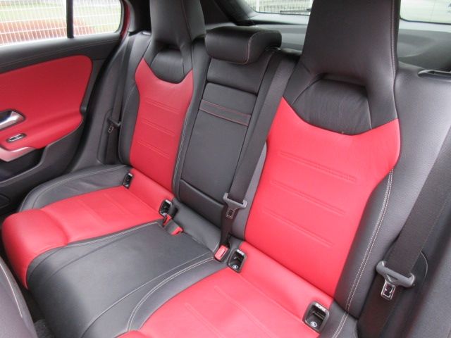 Mercedes Benz A-CLASS 2018-12 189964-25