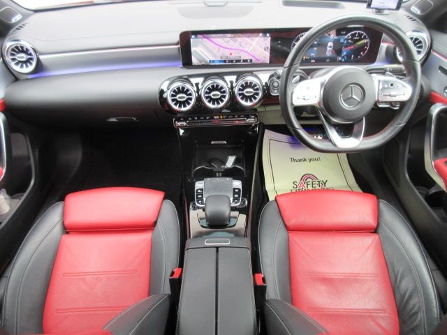 Mercedes Benz A-CLASS 2018-12 189964-1