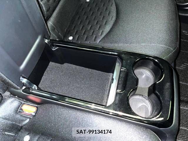 Toyota PRIUS PHV 2017-06 211116-18