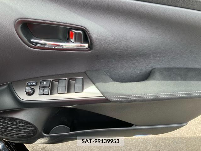 Toyota PRIUS PHV 2019-03 322601-13