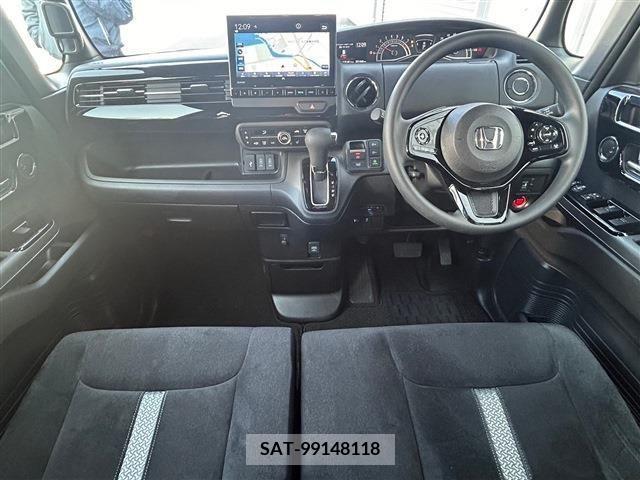 Honda N BOX CUSTOM 2023-02 215883-1