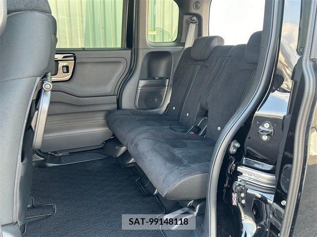 Honda N BOX CUSTOM 2023-02 215883-7