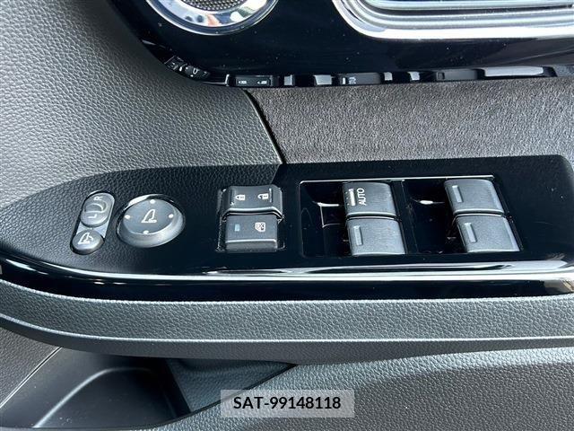 Honda N BOX CUSTOM 2023-02 215883-16