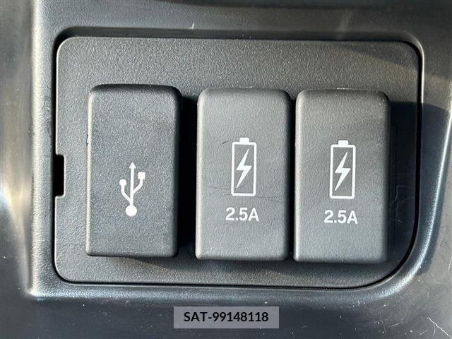 Honda N BOX CUSTOM 2023-02 215883-21