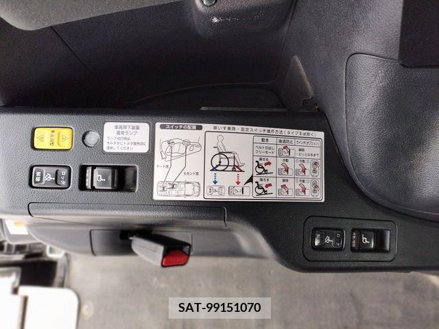 Toyota VOXY 2019-03 288938-4
