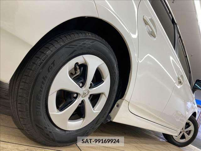 Toyota PRIUS 2013-07 281972-19