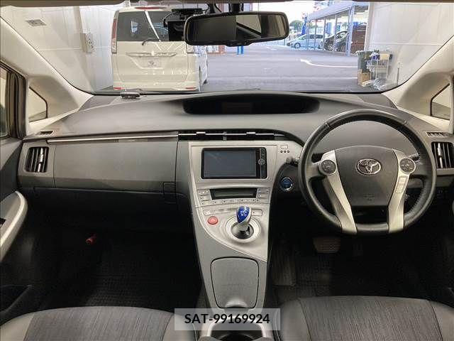 Toyota PRIUS 2013-07 281972-1