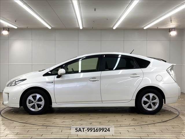 Toyota PRIUS 2013-07 281972-15