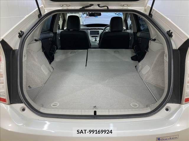 Toyota PRIUS 2013-07 281972-13