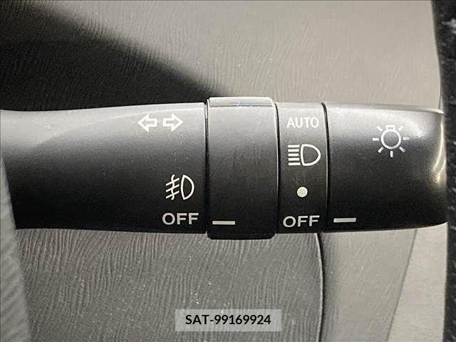 Toyota PRIUS 2013-07 281972-7