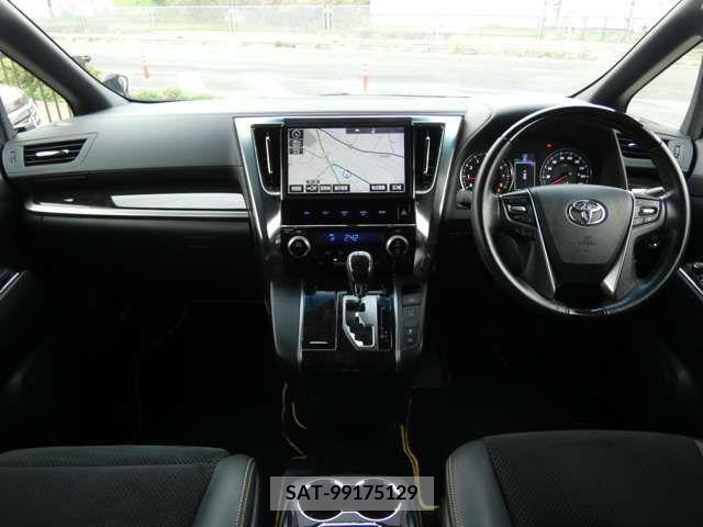 Toyota VELLFIRE 2017-01 242118-1