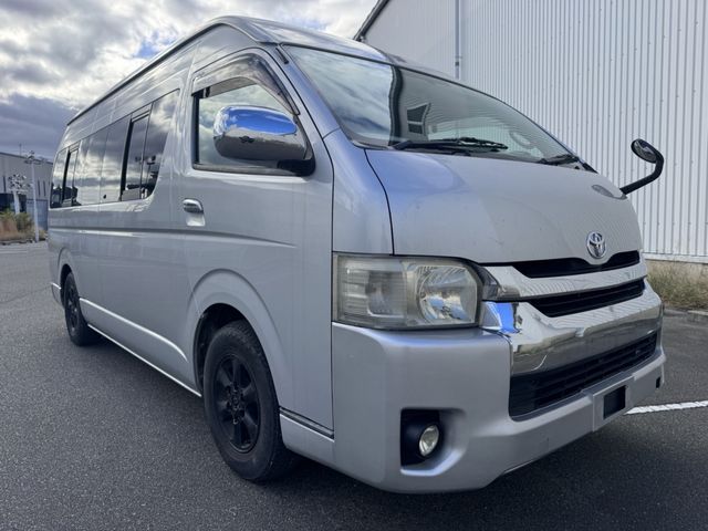 Toyota HIACE COMMUTER 2006-03 185598-1
