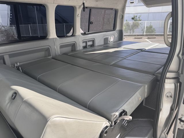Toyota HIACE COMMUTER 2006-03 185598-22