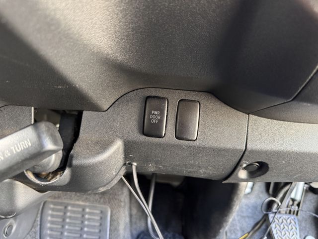 Toyota HIACE COMMUTER 2006-03 185598-15