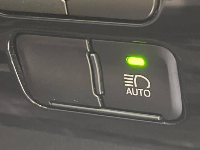 Toyota PRIUS 2019-01 13237-8
