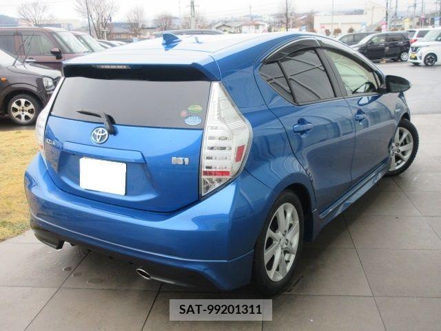 Toyota AQUA 2016-07 292181-1