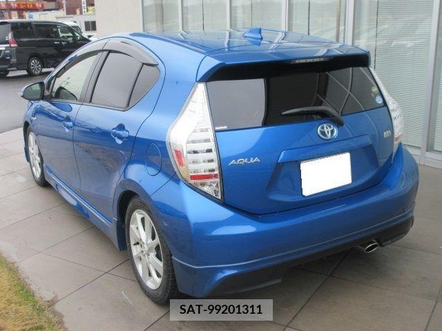 Toyota AQUA 2016-07 292181-3