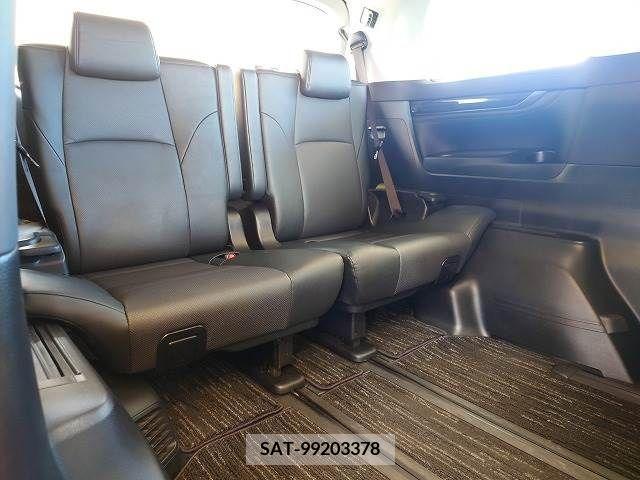 Toyota VELLFIRE 2018-02 369747-11