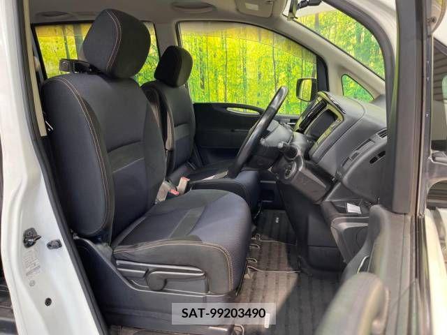 Nissan SERENA 2009-12 367751-8