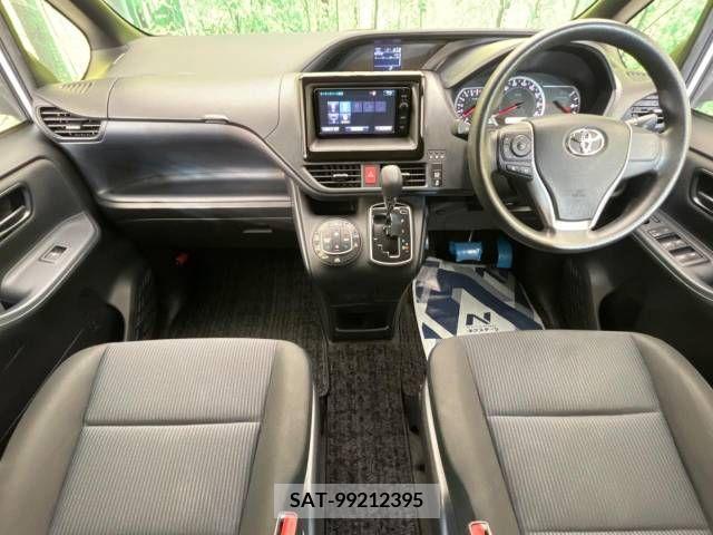 Toyota NOAH 2015-11 321458-1