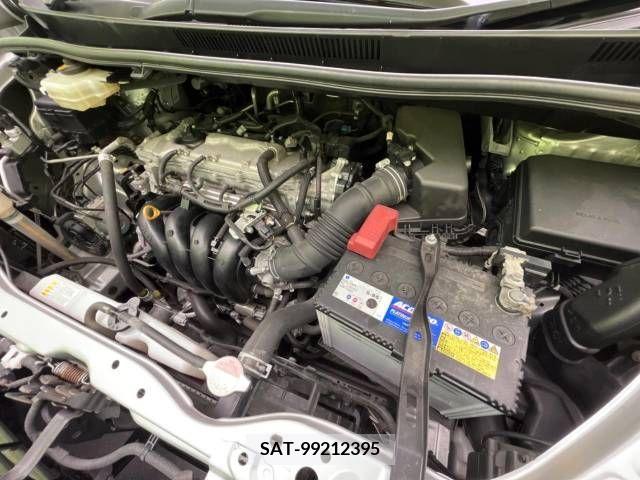 Toyota NOAH 2015-11 321458-17
