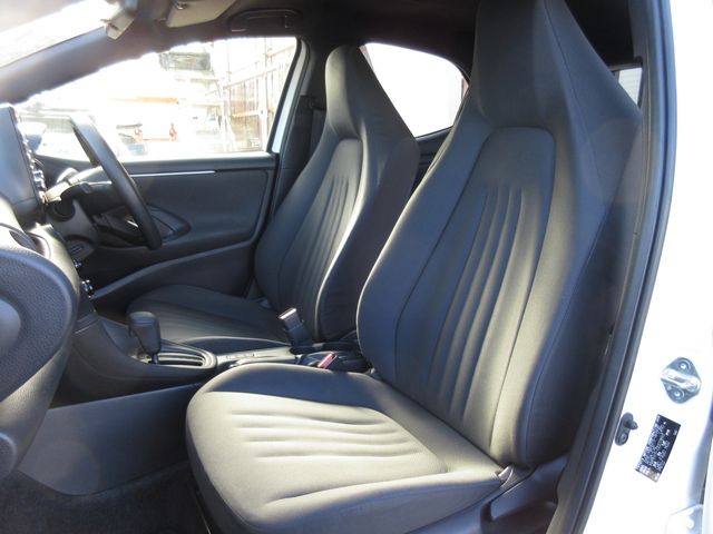 Toyota YARIS 2020-10 180983-21