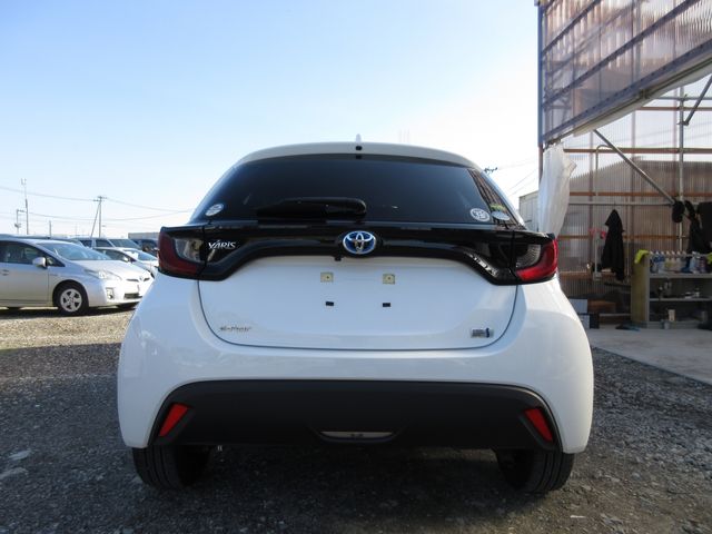 Toyota YARIS 2020-10 180983-2