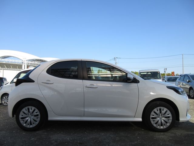 Toyota YARIS 2020-10 180983-4