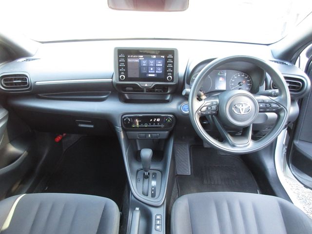 Toyota YARIS 2020-10 180983-18