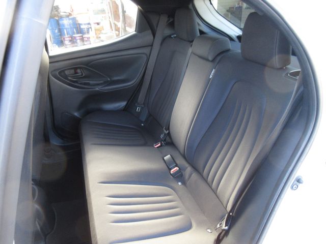 Toyota YARIS 2020-10 180983-22