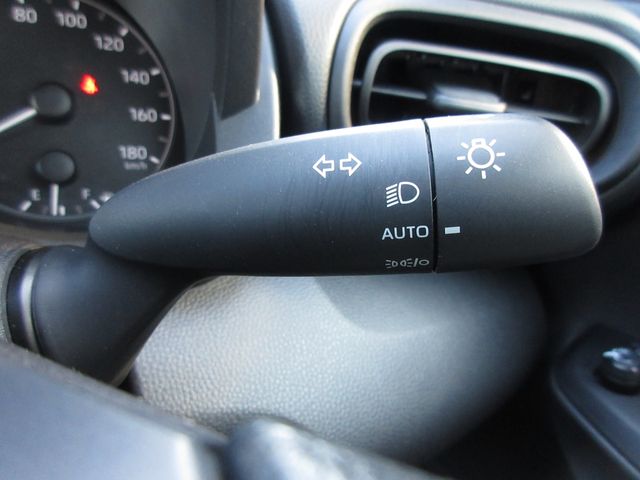 Toyota YARIS 2020-10 180983-10