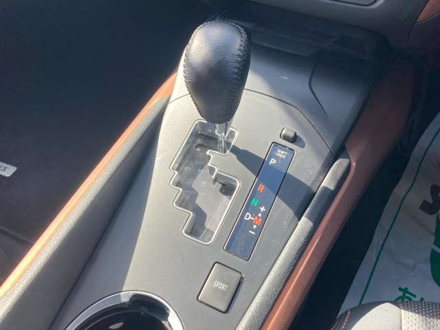Toyota AVENSIS 2015-12 181406-7