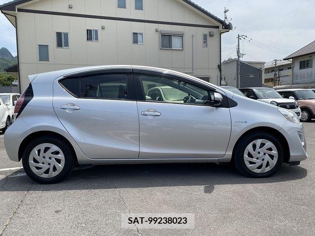 Toyota AQUA 2017-03 291754-4