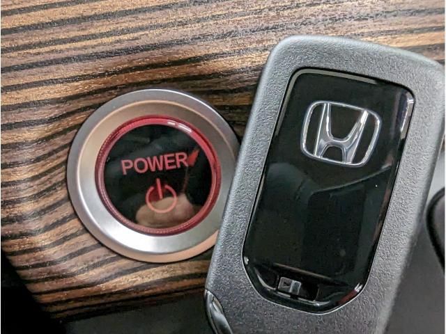 Honda FREED HYBRID 2023-07 184673-6