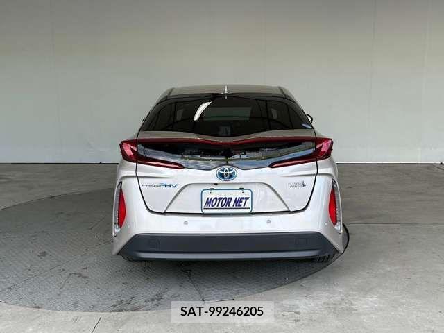 Toyota PRIUS PHV 2019-01 212749-10