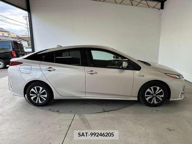 Toyota PRIUS PHV 2019-01 212749-8