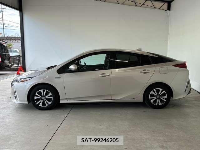 Toyota PRIUS PHV 2019-01 212749-7