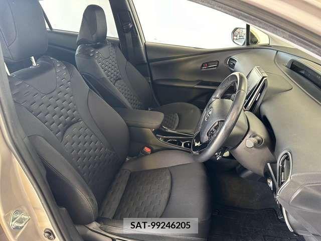 Toyota PRIUS PHV 2019-01 212749-18