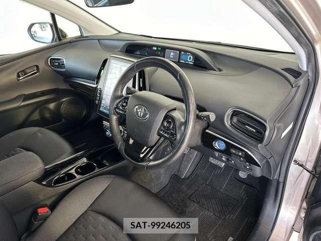 Toyota PRIUS PHV 2019-01 212749-17