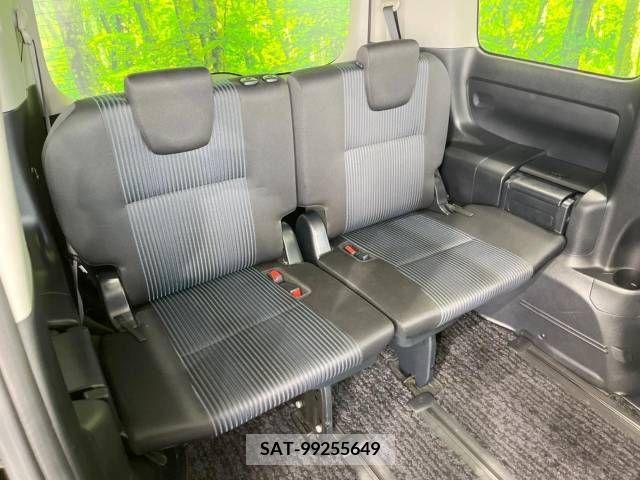 Toyota VOXY 2016-12 347086-12