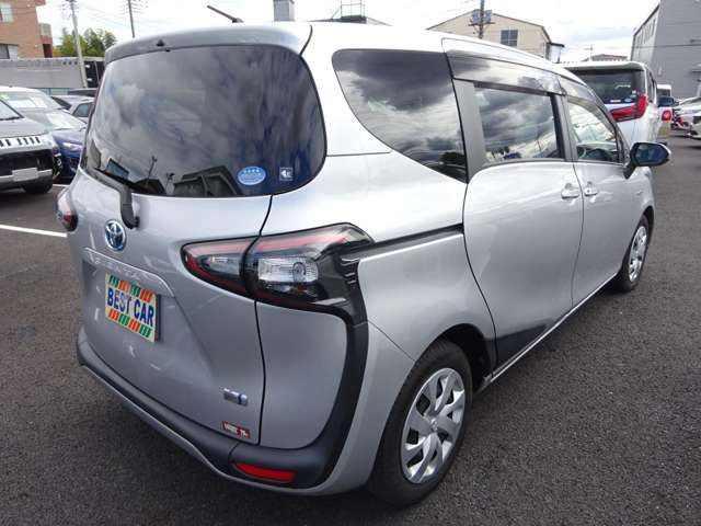 Toyota SIENTA 2017-01 24718-7