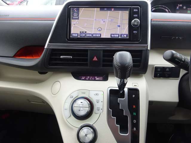 Toyota SIENTA 2017-01 24718-15