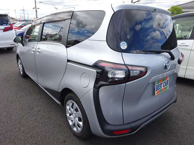Toyota SIENTA 2017-01 24718-2
